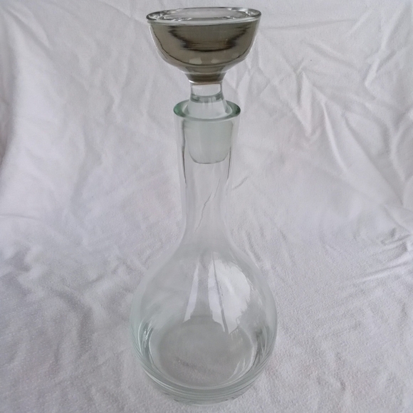 Clear Glass Alcohol Decanter - Picture 2 of 8